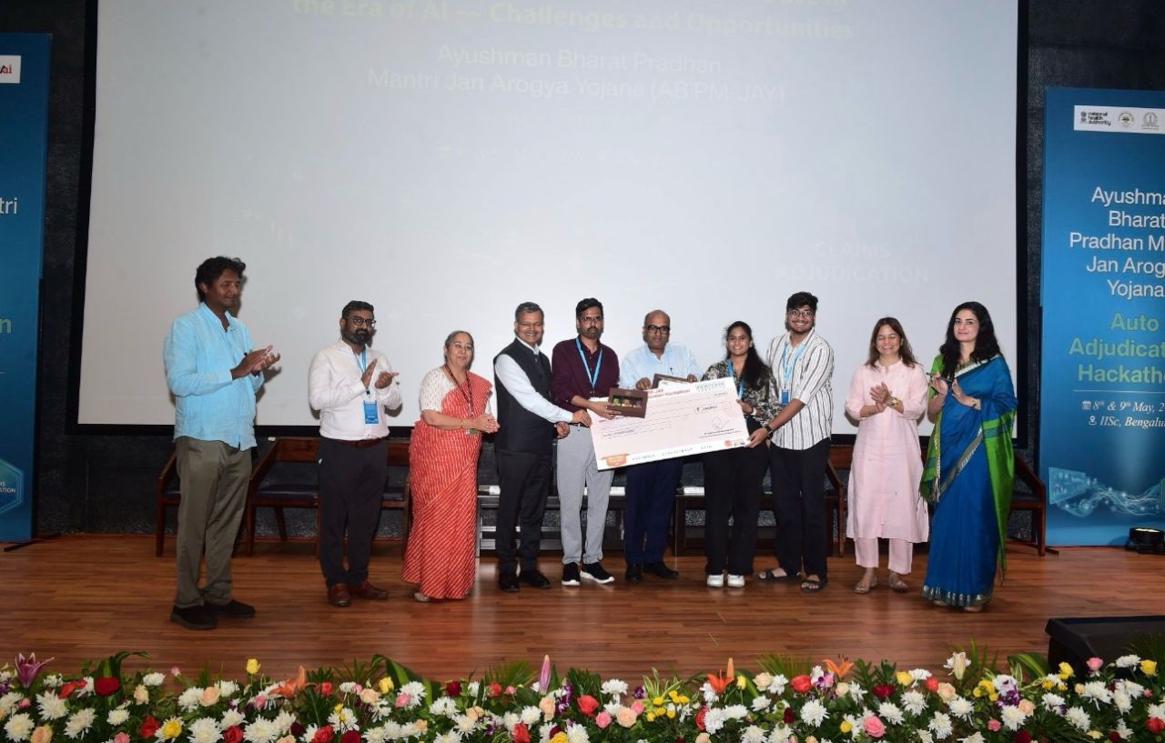 Sushurutha Health AI receiving the award at IISc Bengaluru